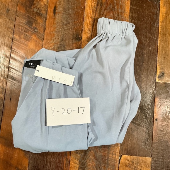 Vici Skyler Pocketed Drape Jumpsuit Blue Size Medium NWT - Picture 7 of 7